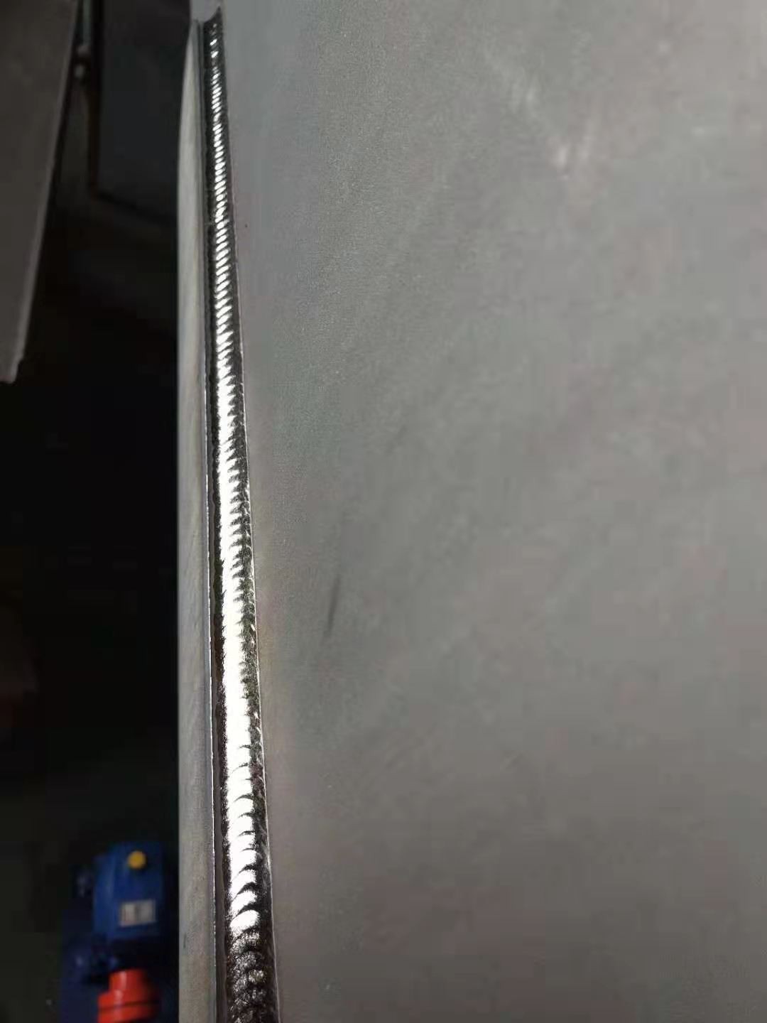 钛设备支座垫板焊接焊缝.jpg